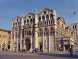 Ingrandisci
