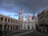 Ingrandisci