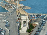 Ingrandisci