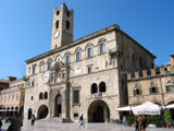 Ingrandisci