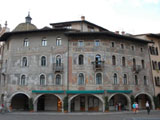 Ingrandisci